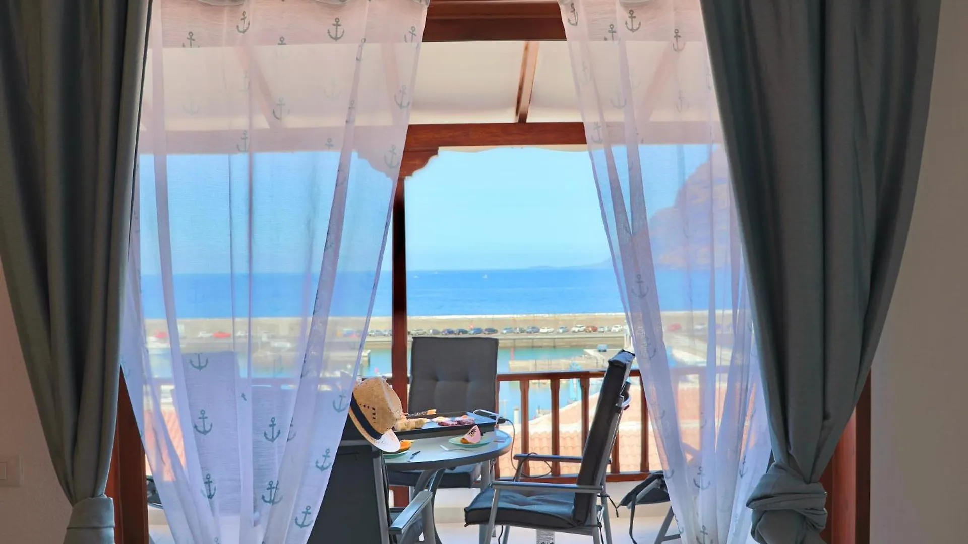 Capitain Beachside Haven Acantilado de los Gigantes 0*,  Spain