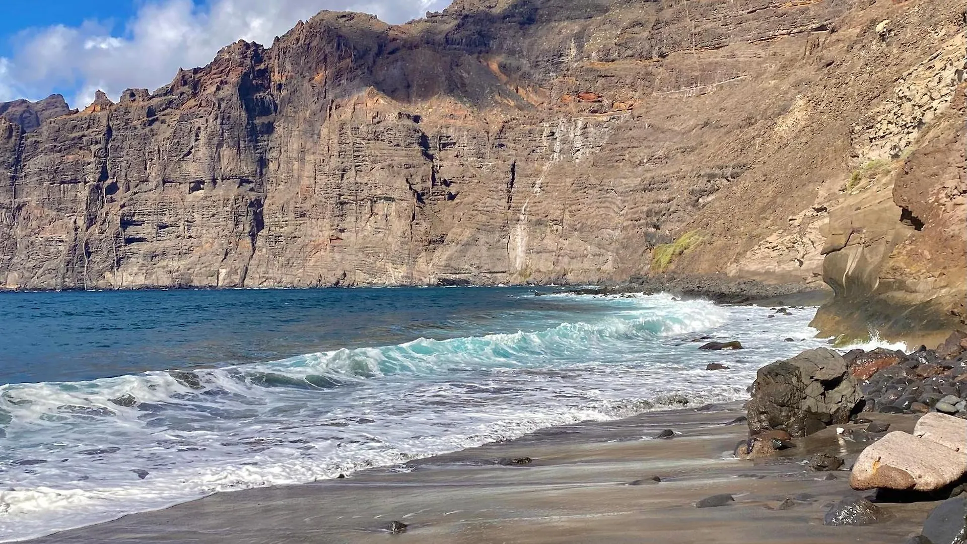 Capitain Beachside Haven Acantilado de los Gigantes Spain
