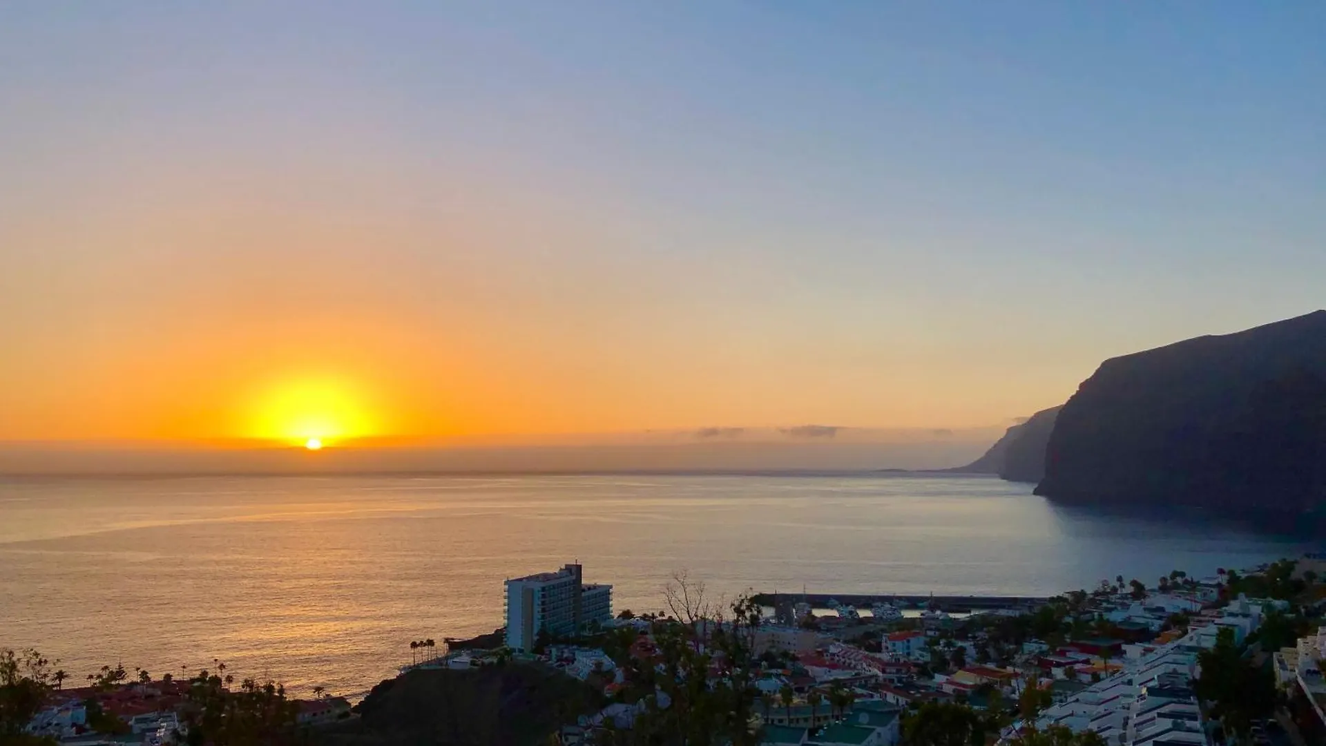 Capitain Beachside Haven Acantilado de los Gigantes