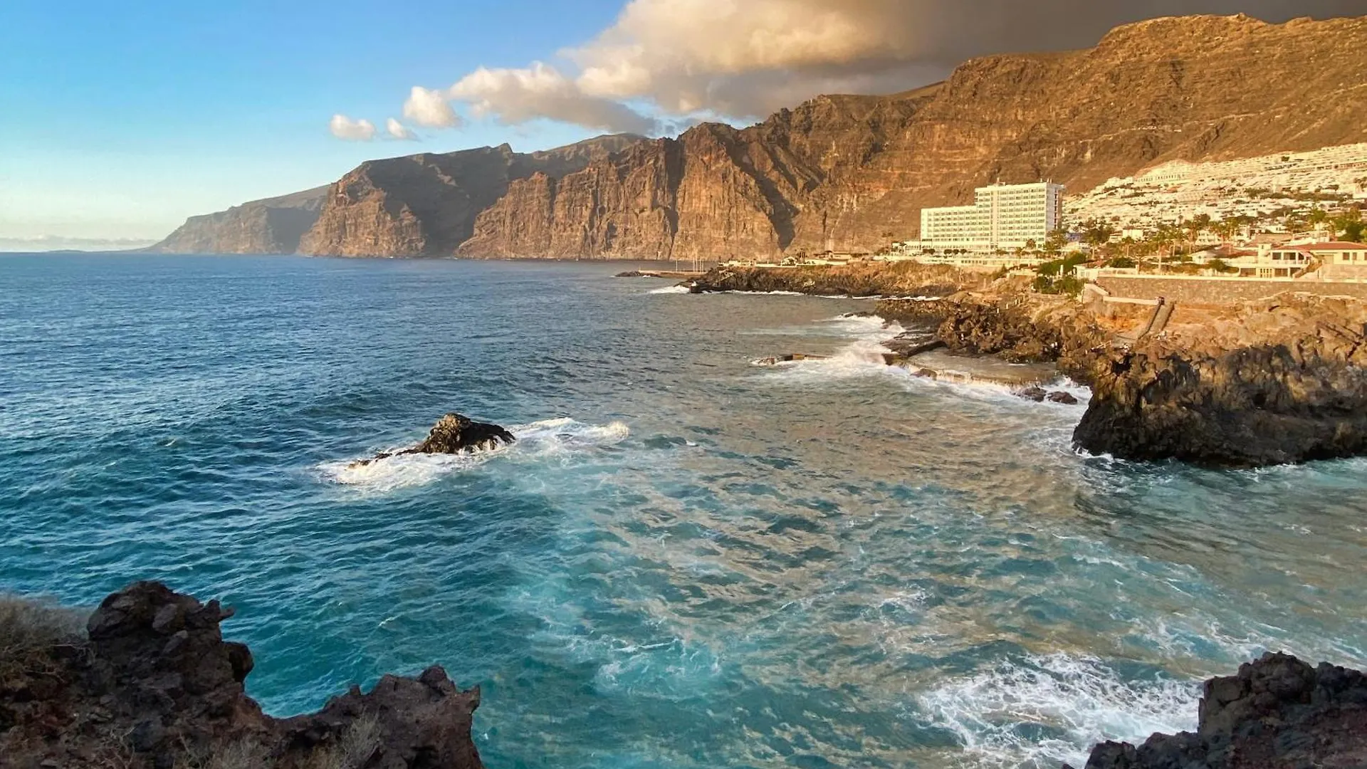 Capitain Beachside Haven Acantilado de los Gigantes Apartment